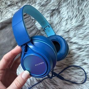 Blue Ailihen headphones with aux , adjustable volume. Bought and never used
